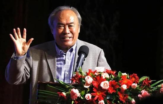 他又将感知范围稍稍扩大，院子周围方圆几十米内，似乎也没其他人隐藏的迹象。